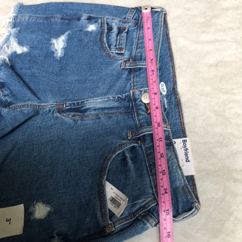 New Old Navy Mid-Rise Ripped Cut-Off Boyfriend Jean Shorts for Women Size 2 - Picture 7 of 8